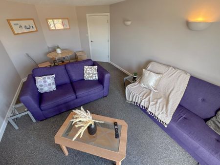 1 bedroom in a house share to rent - Photo 2