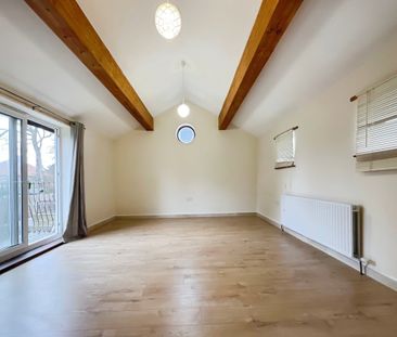 5 bedroom Detached House to let - Photo 3