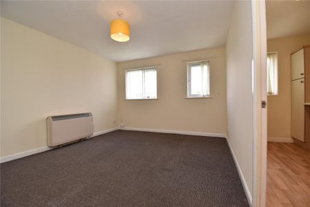 2 bedroom maisonette to rent - Photo 3