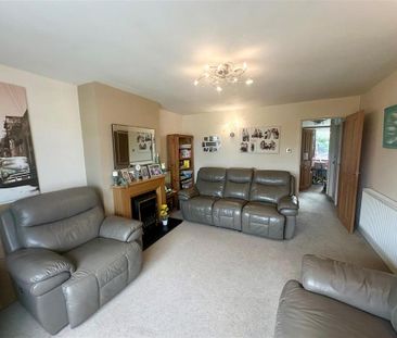 2 bedroom semi-detached bungalow to rent - Photo 3