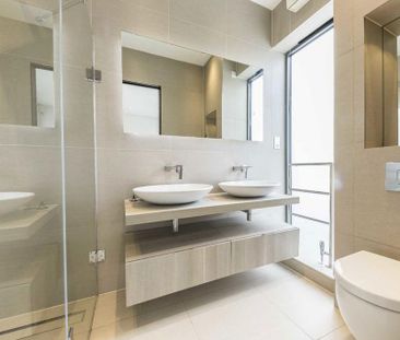 5 bedroom terraced house to rent - Photo 4