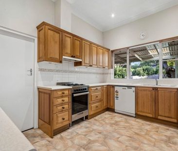 Spacious Single-Level Living on an Expansive Block - Photo 1