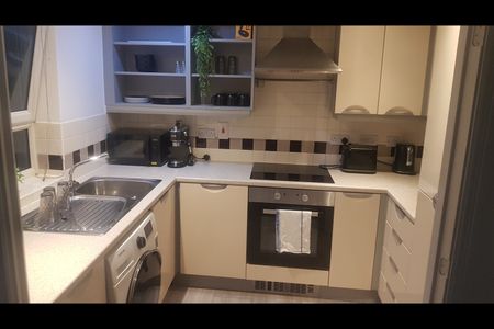 2 Bed Flat, Salford, M5 - Photo 5