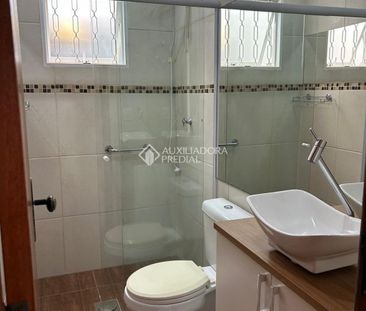 Casa com 5 quartos e 252m² para alugar em Harmonia, Canoas. - Foto 1