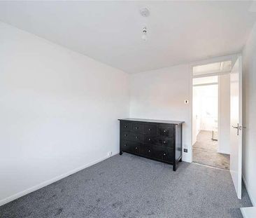 Mahon Close, Enfield, EN1 - Photo 1