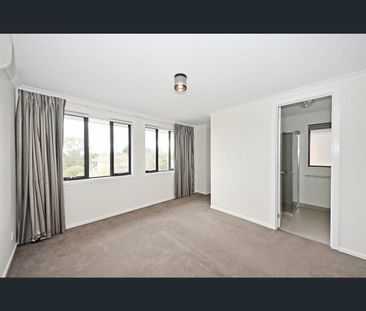 12a Oak Hill Road, Mount Waverley, Vic 3149 - Photo 3