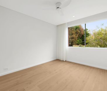 Brand-New Renovation – 3-Bedroom Apartment in Prime Bondi Location - Photo 3