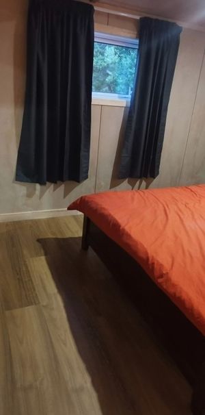 Modern One Bedroom - Photo 1