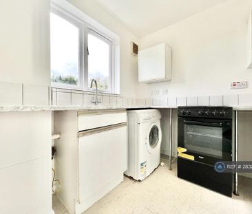 1 bedroom flat to rent - Photo 6