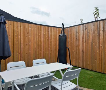 Gerenoveerde woning met zonnige tuin en zonnepanelen in Eeklo! - Photo 1