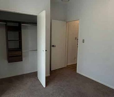 Cosy 2BR Flat with Deck! - Photo 1