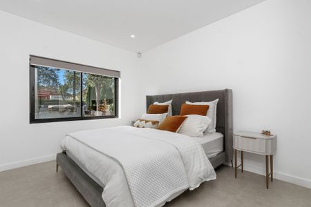 Beautifully renovated home - Photo 3