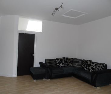 1 bedroom penthouse to rent - Photo 3