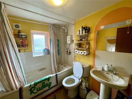 2 bedroom terraced house to rent - Photo 5