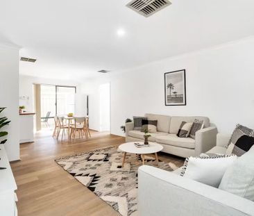 Rockingham - Photo 2