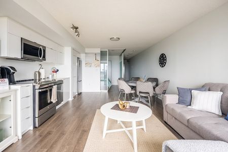 Iceboat Terrace - Photo 2