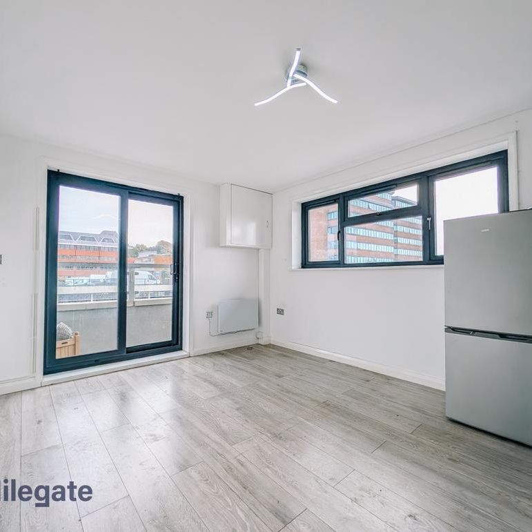 1 bedroom flat to rent - Photo 1