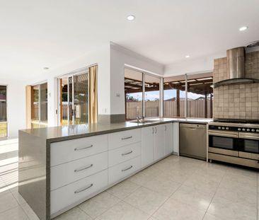 Spacious 4-Bedroom Family Home in Thornlie - Photo 6