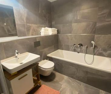 Moderne 2-Zimmer Wohnung im 3. OG mit Balkon in Charlottenburg - Photo 1