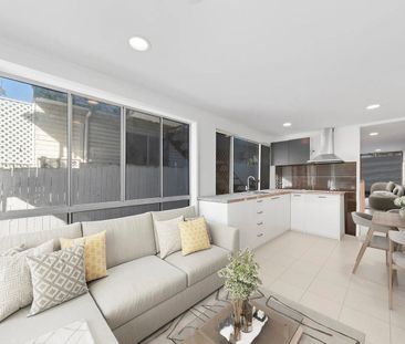 Spacious Highset Family Home with Versatile Living in Prime Sevente... - Photo 4