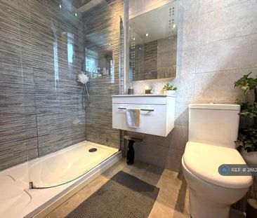 3 bedroom terraced house to rent - Photo 4