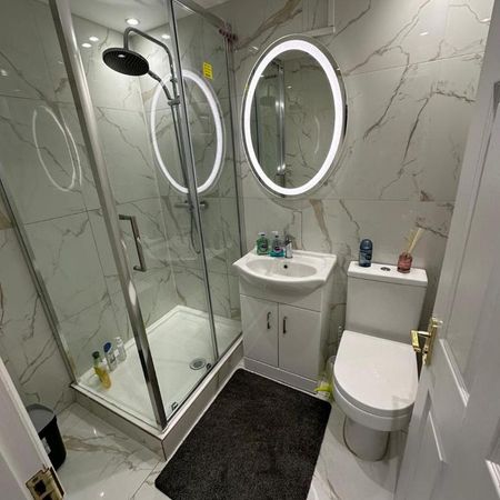 House share to rent - Photo 3