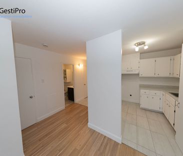880 Grandjean - Photo 2