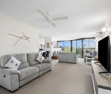 Beachfront Apartment with Ocean Views - Photo 4