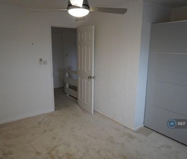 3 bedroom detached house to rent - Photo 4