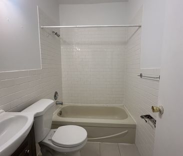 For Lease - 1504 Queen Street Unit# 2B, Toronto, Ontario - Photo 2