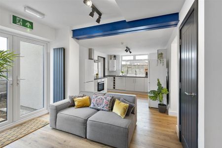 6 bedroom house to rent - Photo 2