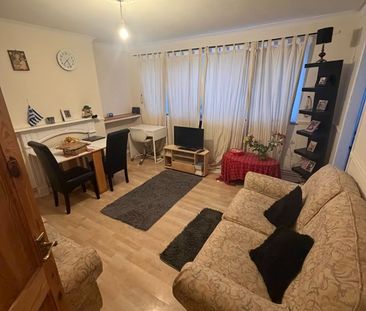 2 Bed Flat, Ash Court, SE12 - Photo 1