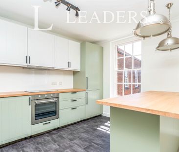 2 bedroom apartment to rent North Street, Gosport, PO12 - Photo 5