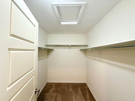 For Lease - 8612 Chickory Trail, Niagara Falls, Ontario - Photo 2