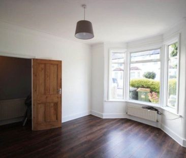 Guide Price £3,000 pcm - Available Now - Part Furnished - Photo 4