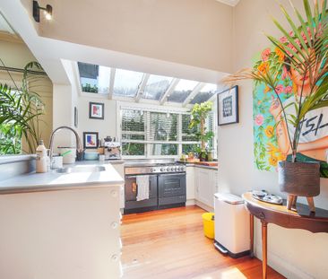 A Charming Retreat with Pet-Friendly Comfort - Photo 6