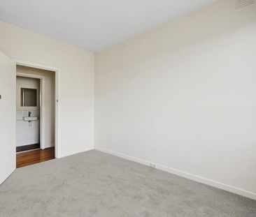 Two-Bedroom Apartment Close to the Action - Photo 6