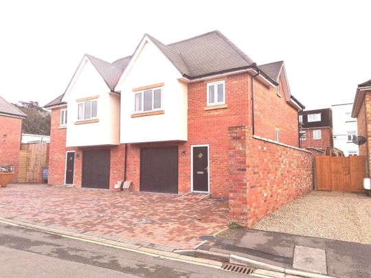 Westbeech Court, Banbury, OX16 9RY - Photo 1