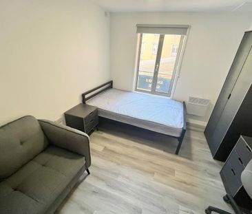 Studio to rent - Photo 2