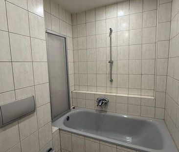 Helle 2 Raum Wohnung mit Einbauküche in Zwickau ab sofort zu vermieten - Photo 1