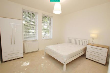 3 bedroom flat to rent - Photo 3