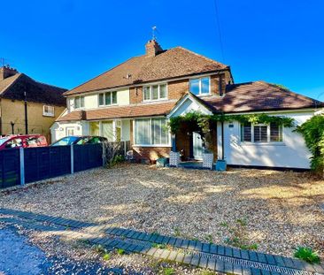 4 bedroom semi-detached house to rent - Photo 4