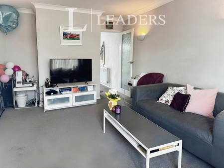 3 bedroom detached house to rent - Photo 2