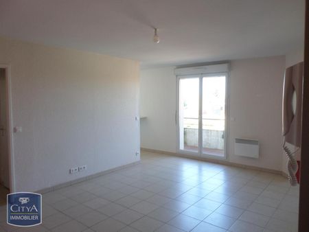 Location Appartement 2 pièces 53m² HENIN BEAUMONT 62110 - Photo 5