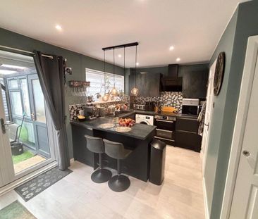 2 bedroom terraced house to rent - Photo 4
