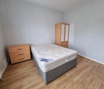 4 bedroom terraced house to rent - Photo 6