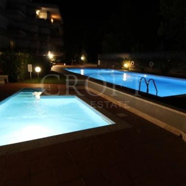 Cassia: Renovated 2 Bedroom, 2 bath, living, terrace, parking, swimming pool, tennis. Parquet floors, quiet, bright, near center, schools. Ref #532 - Foto 1