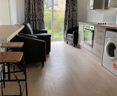 Room 4, 19 Radegund Road, Cambridge - Photo 2