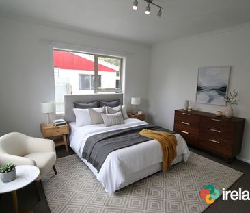 Spacious 3-Bedroom Family Home in Avondale - Photo 2