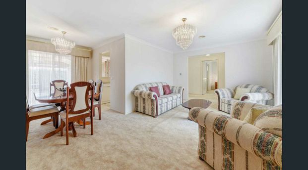 11 Ironbark Close Close, Hampton Park VIC - Photo 1